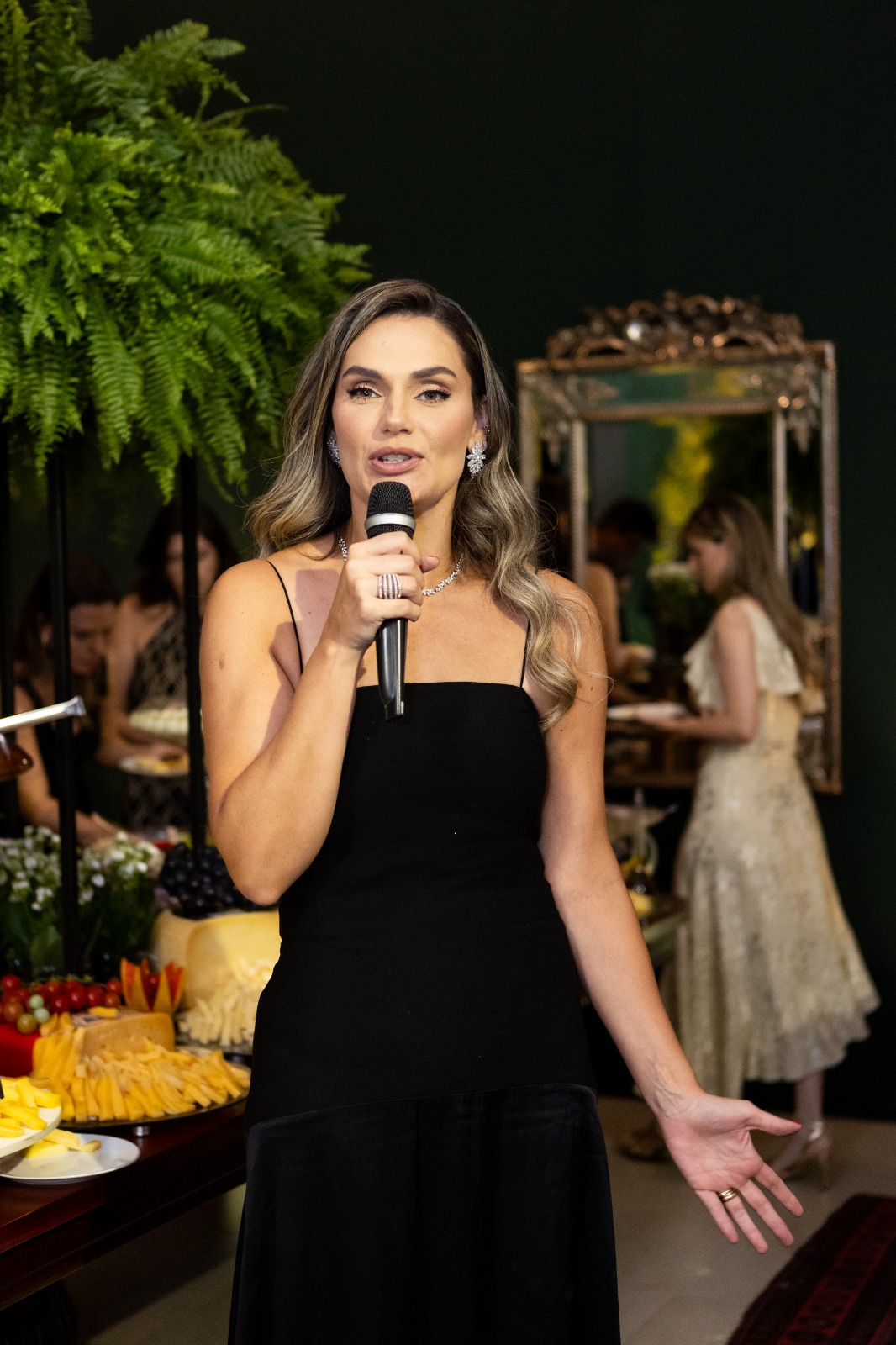 A Dra. Karina Farah anunciou que nesta segunda-feira iniciam as novas turmas dos Programas de Residência Médica do Cemil, que além dos programas já consagrados, incluem as primeiras turmas dos Programas de Urologia e Coloproctologia